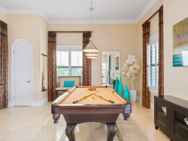 Luxurious 4-Bedroom Vacation Rental Near Disney - Private Pool